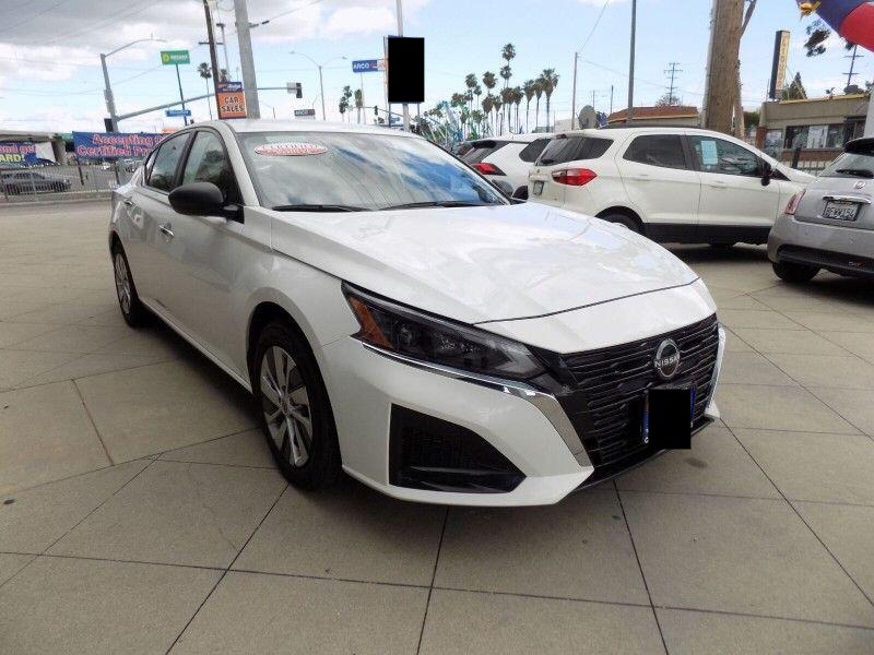 2024 Nissan Altima S's photo