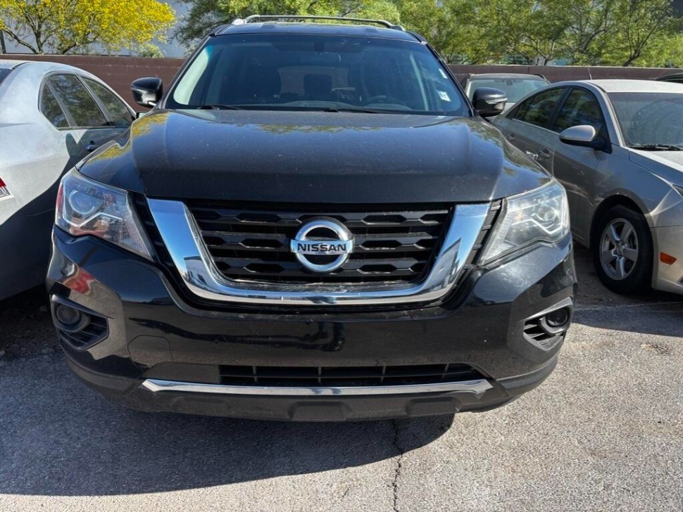 2020 Nissan Pathfinder S's photo