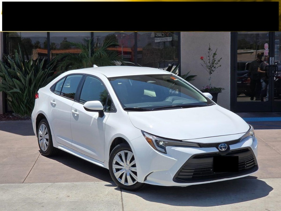 2023 Toyota Corolla LE's photo