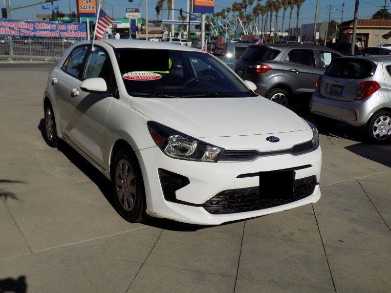2021 Kia Rio 5-Door S's photo