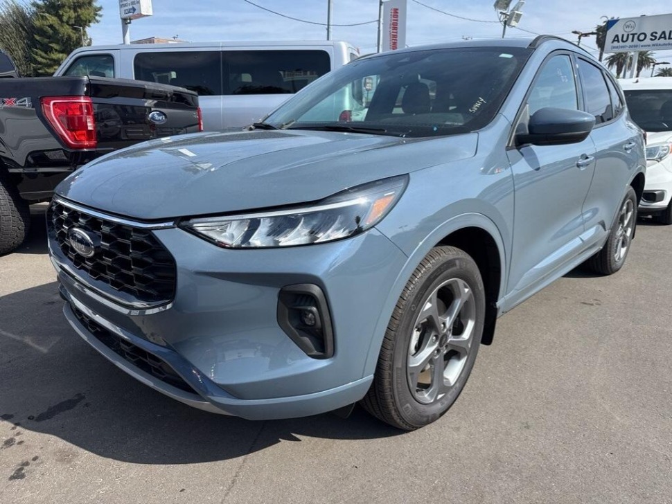2024 Ford Escape ST-Line Select's photo