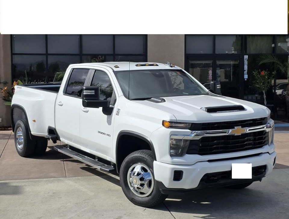 2024 Chevrolet Silverado 3500HD LT's photo