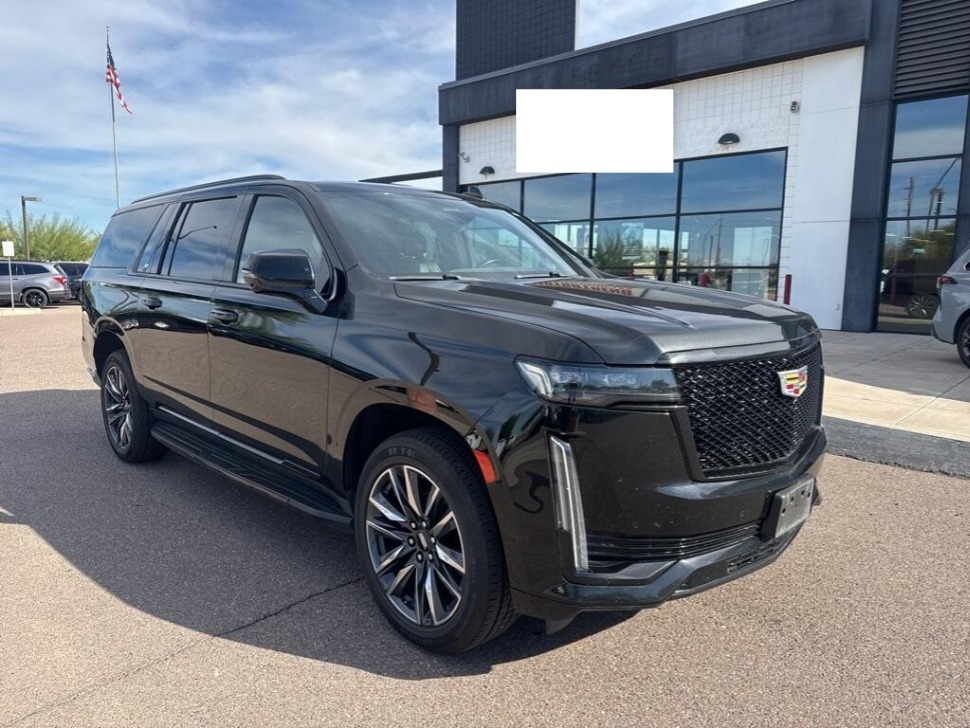 2023 Cadillac Escalade ESV Sport's photo