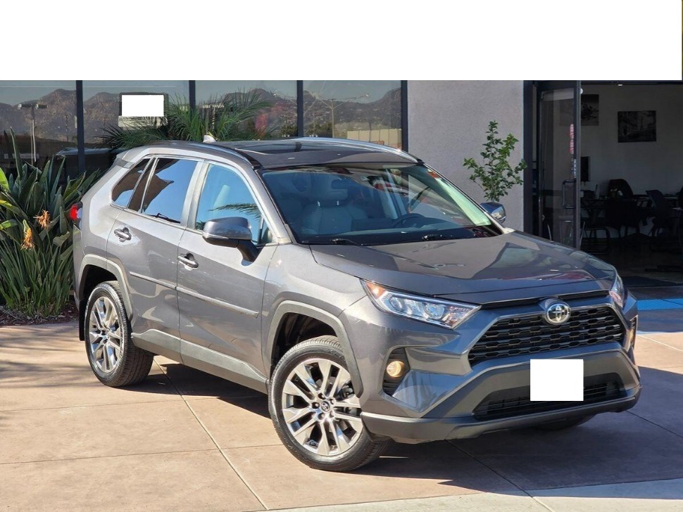 2020 Toyota RAV4 XLE Premium's photo