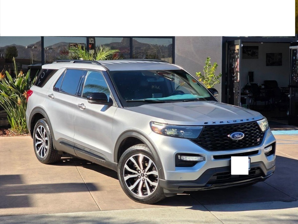 2020 Ford Explorer ST's photo