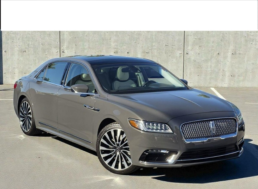 2017 Lincoln Continental Black Label's photo