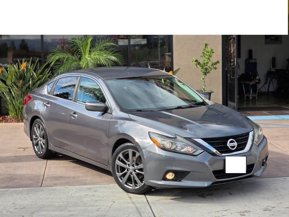 2018 Nissan Altima SR's photo