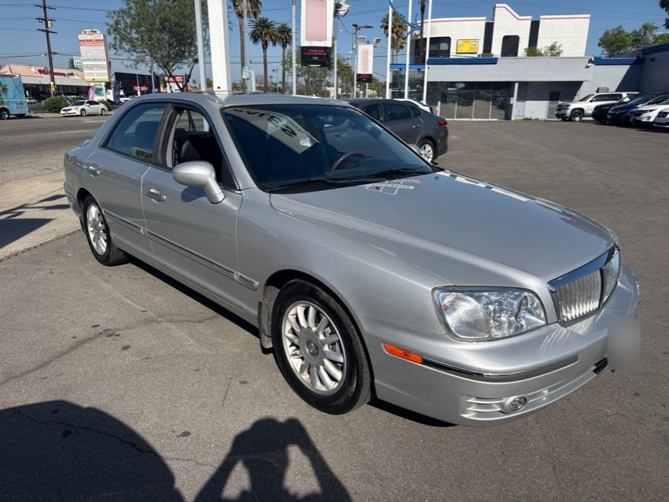 2005 Hyundai XG350 L's photo