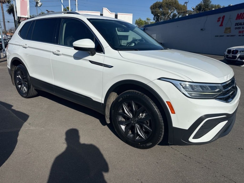 2022 Volkswagen Tiguan 2.0T SE 4Motion's photo